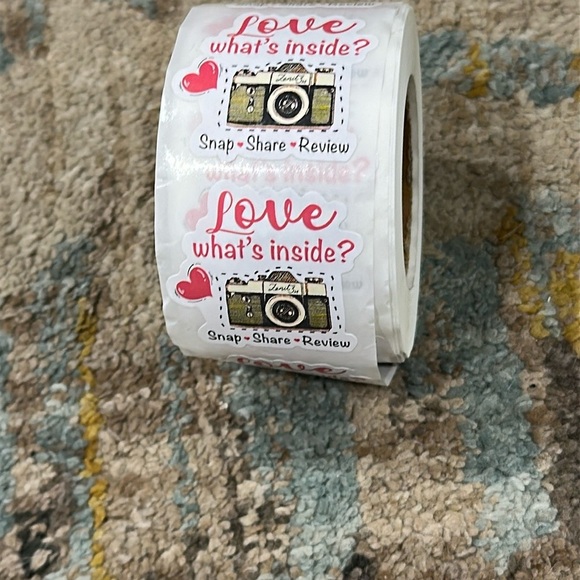 Charming Love What's Inside Stickers - White, Red, and Gold Roll of 500 - Picture 3 of 6
